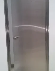 Puerta en acero inoxidable